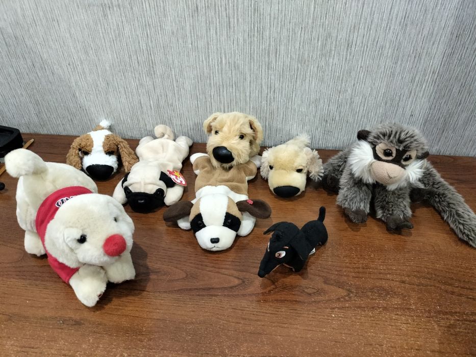 Іграшки собачки.