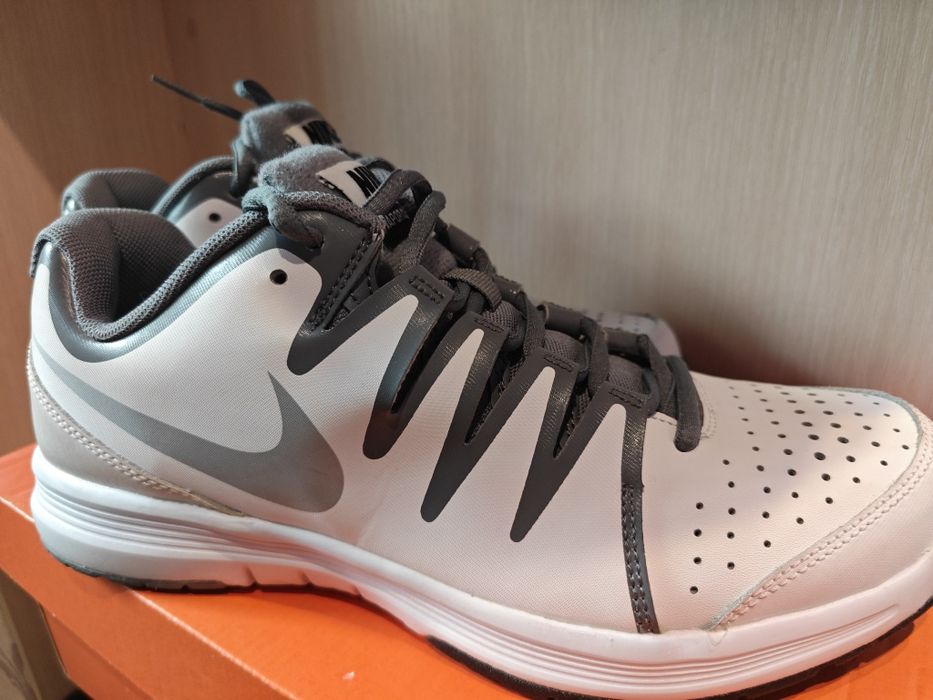 Нові тенісні кросівки Nike WMNS Vapor Court р. 41 (26.5 см)