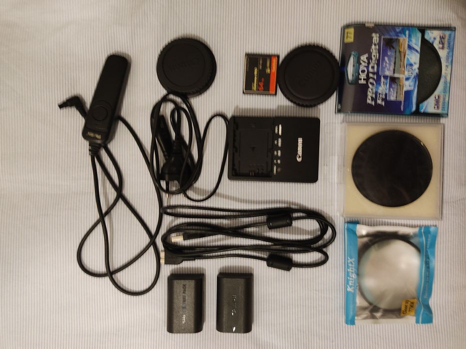 Canon 7D Mark II + 24-105 F/4 + 50 mm F/ 1.8 + Meike Grip