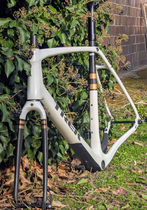 Trek Checkpoint SL5 carbonowa rama gravel szosa bikepacking