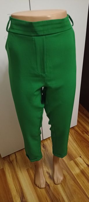 Spodnie zielone na gumce z kieszeniami szlufki na pasek 4XL plussize