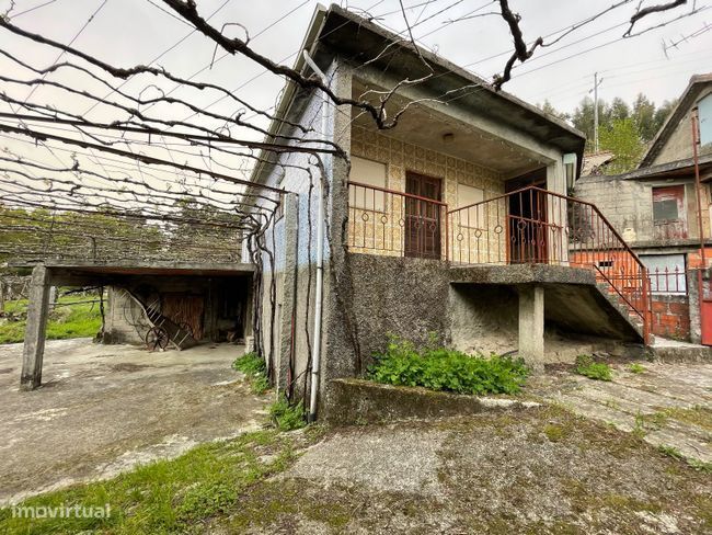 Moradia individual com logradouro 450m2, em Duas Igrejas, Vila Verde.