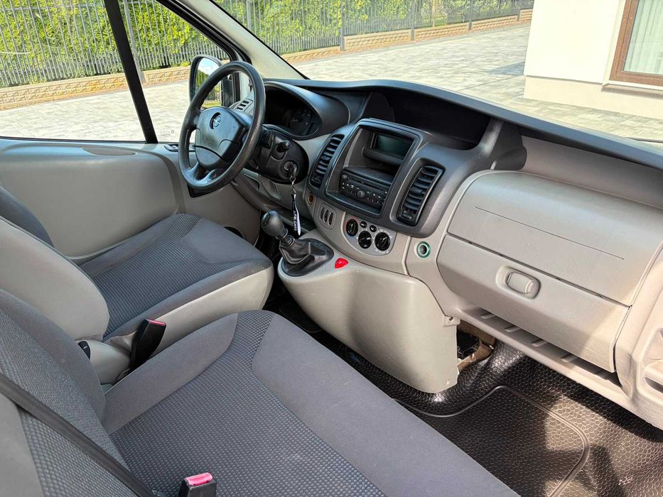 Opel Vivaro / Long / Klima/Lift