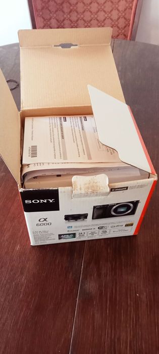 Câmara Mirrorless Sony a6000 em estado novo