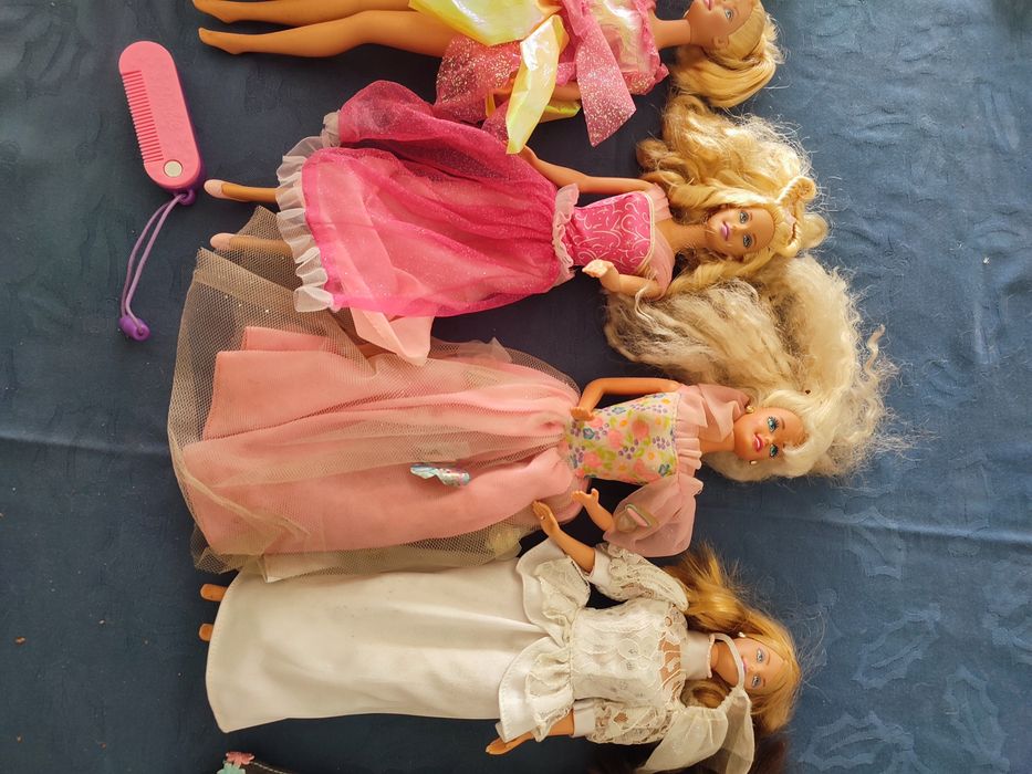 6 Barbies originais e diversas