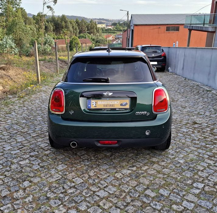 MINI 5 Portas Cooper D Apenas 121 Mil kms de 2017