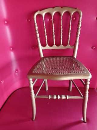 Cadeiras usadas de madeira