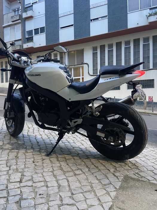 Moto Hyosung GT 250I