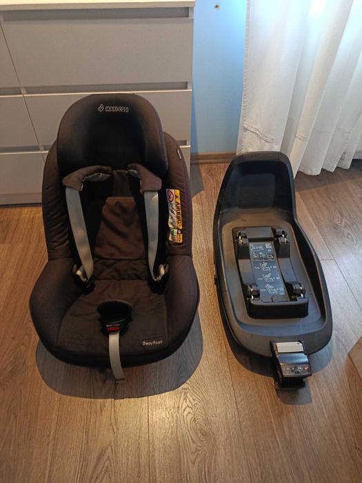 Fotelik Maxi Cosi 2wayPearl plus bazą ISOFIX