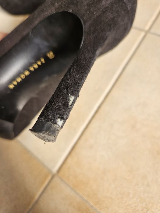 Botins altos pretos