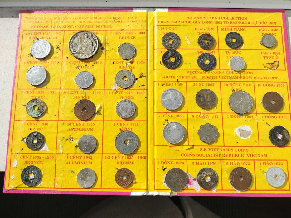 Lote 4 Álbuns Moedas Antigas Vietname e Indochina - Coleção Histórica