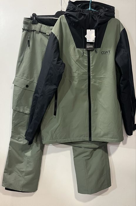 Функціональний та стильний лижний костюм ColourWear. Розмір XL