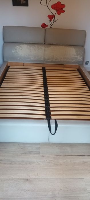 Łóżko z pojemnikiem 160 regulowane zagłówki.