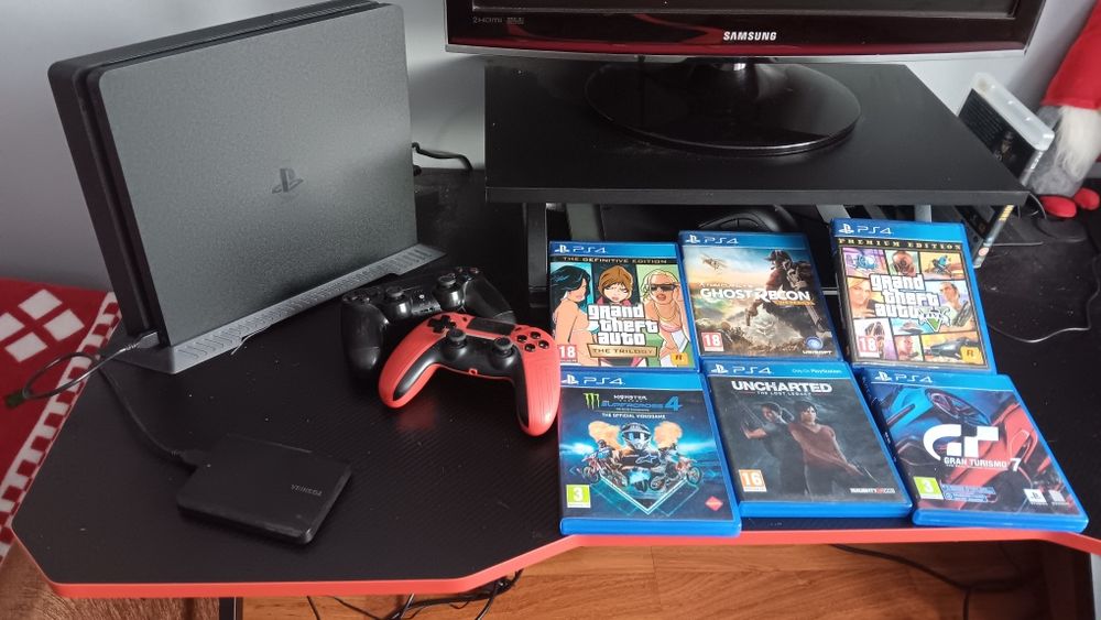 Konsola Playstation 4