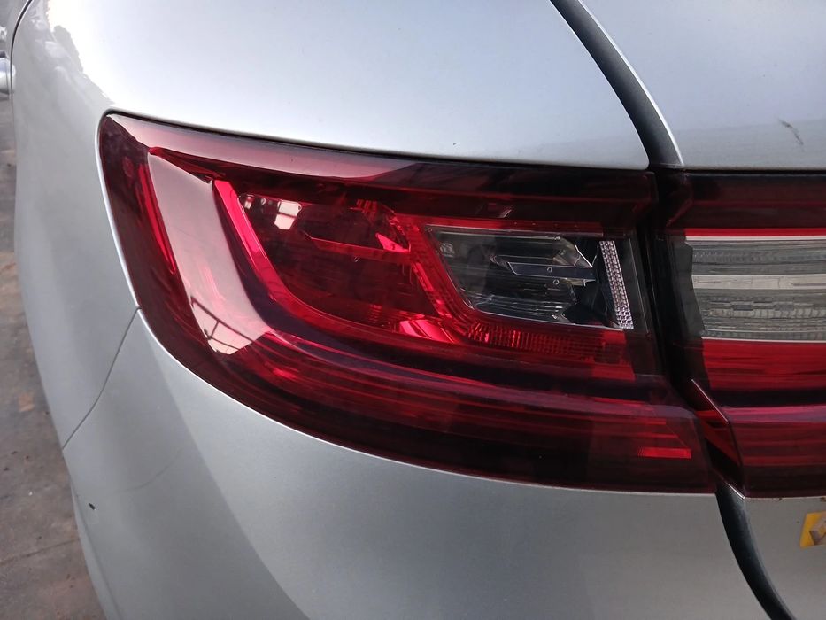 Farolim esquerdo RENAULT Megane IV (B9A/M_)