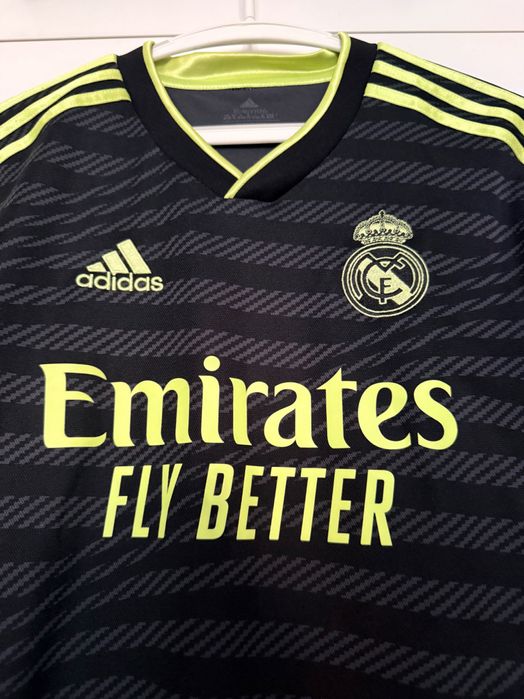 Футбольна футболка Real Madrid 22/23