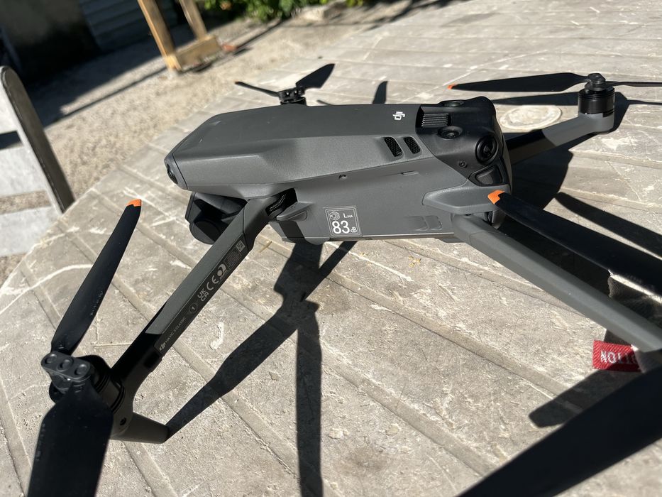 квадрокоптер DJI Mavic 3 Classic