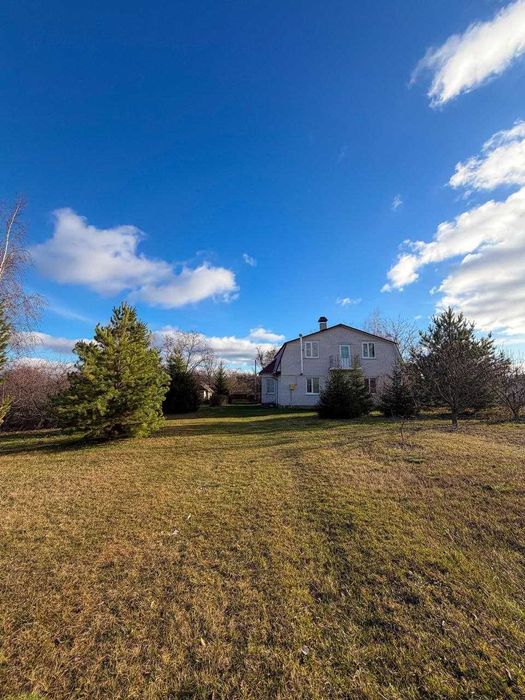 Продається 2-поверховий будинок, 200 м2, 47 соток, с. Гостролуччя