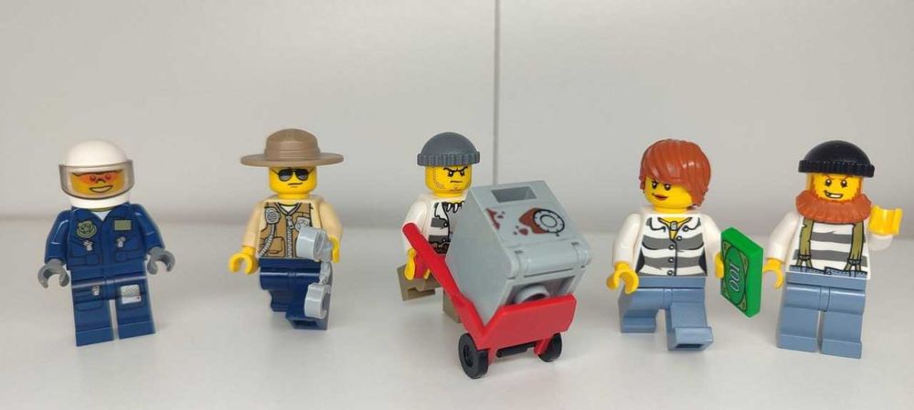 LEGO City 60068 – Болотяне сховище злочинців (Crooks' Hideout)