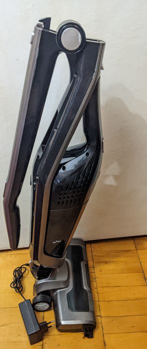 Аккумуляторный пылесос вертикальный