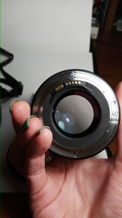 Фотоаппарат CANON eos 250d+объектив CANON EF 85 mm f/1.8