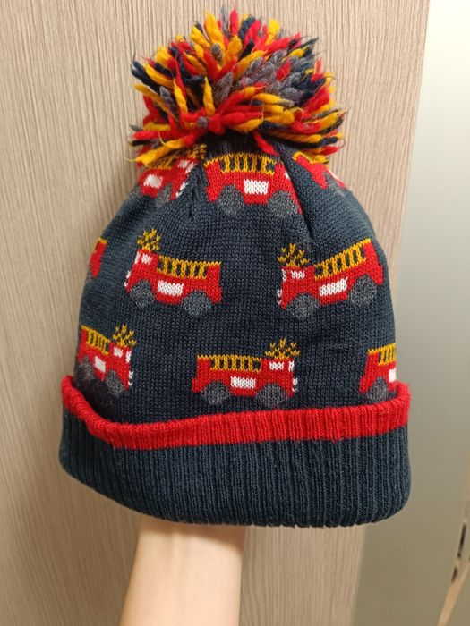 Шапка next 3-4 роки з машинками