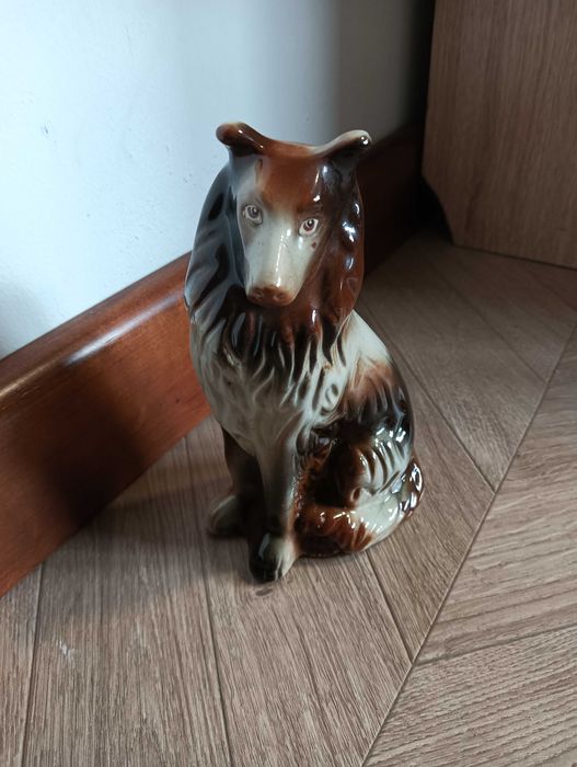 Pies ceramiczny figurka piesek stara Collie