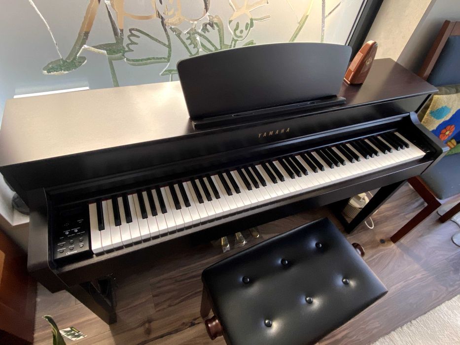 Piano Yamaha Clavinova 635R RoseWood com banco incluído