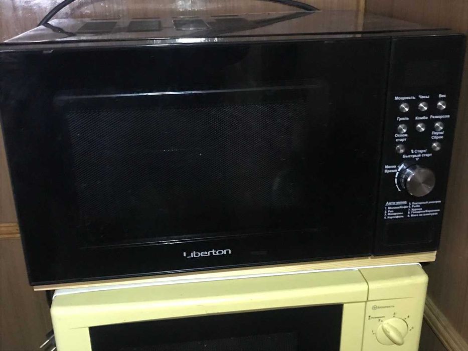 Мікроволновка, мікрохвильова піч з грилем Liberton, Delfa