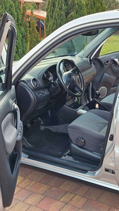 Toyota RAV4 zadbana 2kpl. kół