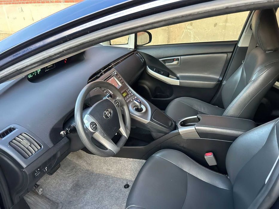 Toyota Prius      2015