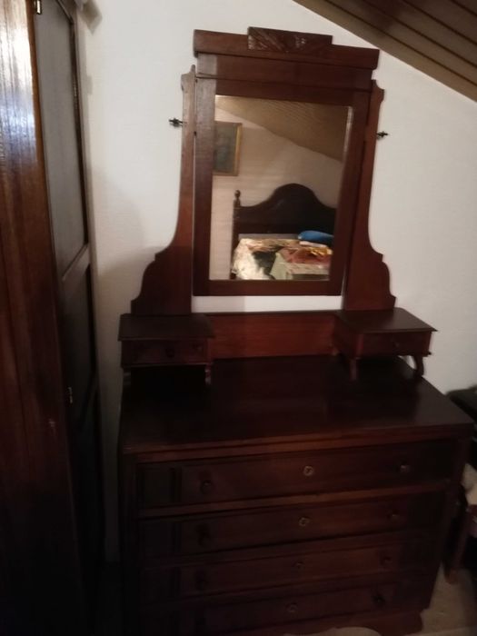 Comoda com espelho