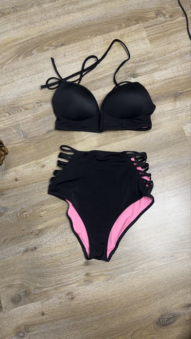 Купальник от VS черный с розовым