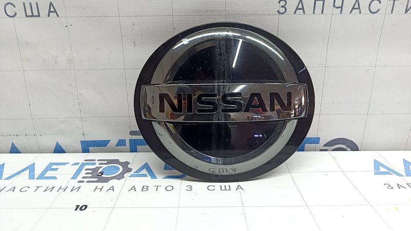 Емблема решітки радіатора Nissan Rogue Sport 20-23 під радар, відколи, в клею