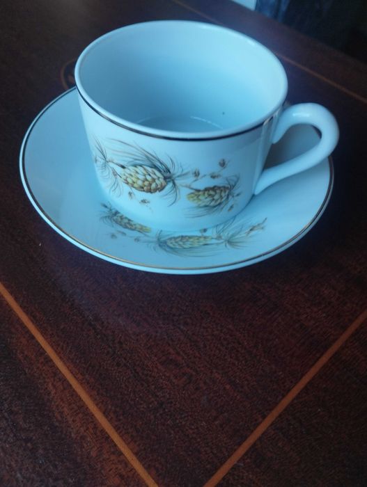 Duas almoçadeiras antigas