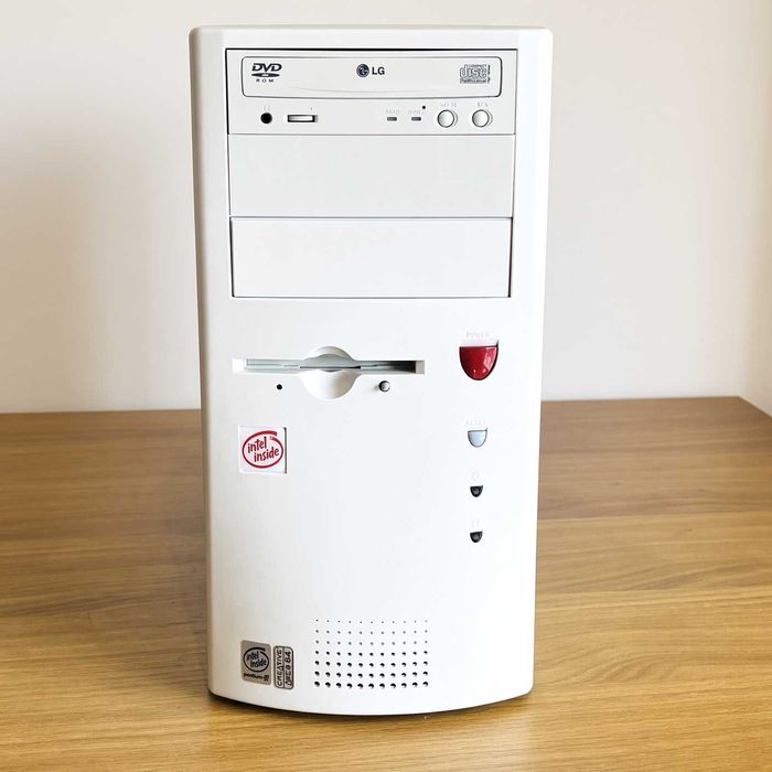 Computador Pentium III 1GHz GeForce Sound Blaster AWE64 Windows 98 MS-DOS TESTADO