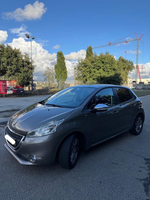 Peugoet 208, económico em ótimo estado