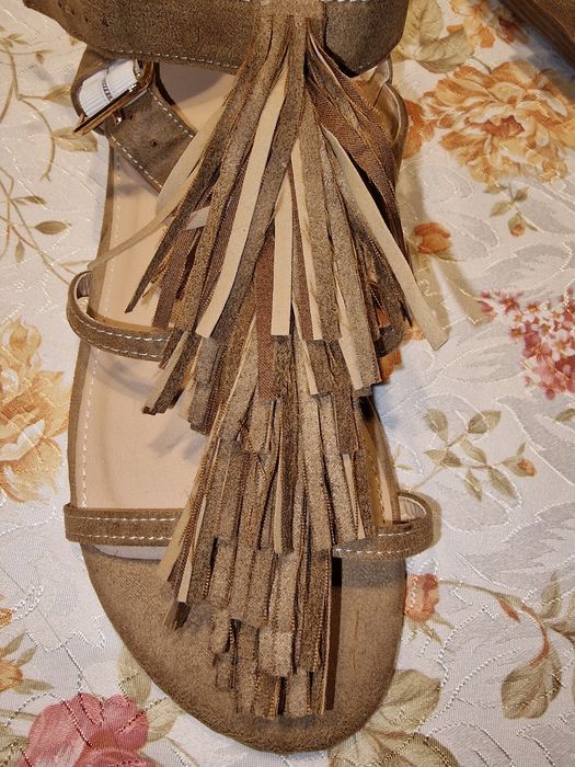 buty damskie z frędzlami rozmiar 39