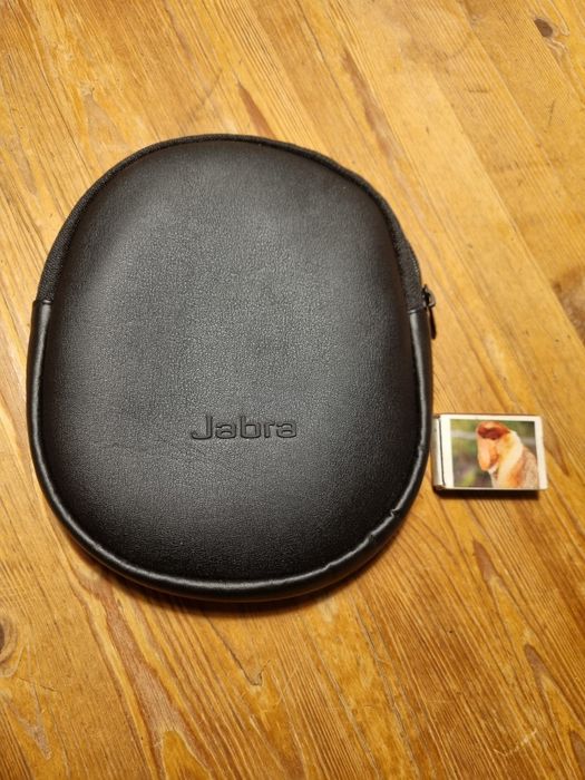 Jabra, miękki futerał, gąbka plus skaj.