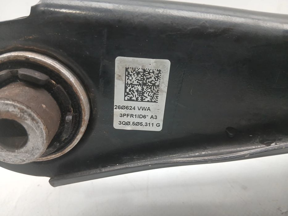 Braço de suspensão trás esquerdo AUDI Q3 (F3B)