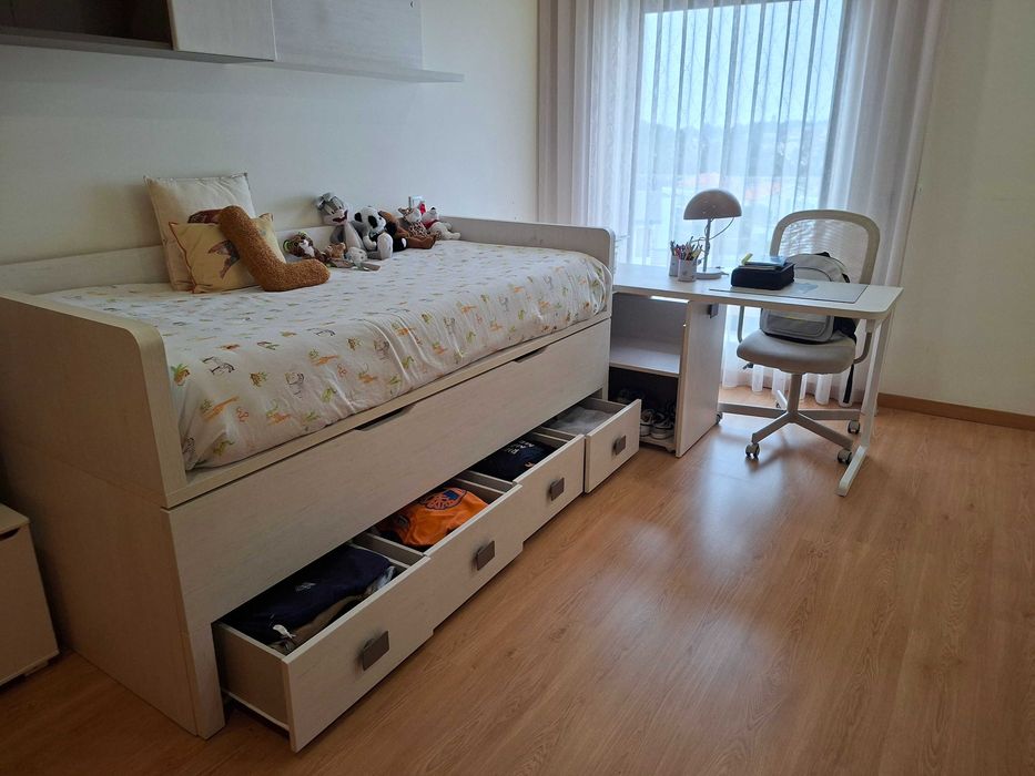 cama / Estudio completo para criança.