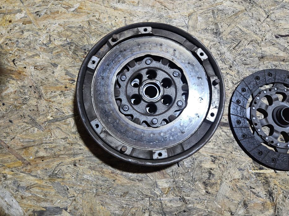 Sprzęgło N43 Bmw e90 e87 e81 e91 e60 e82 e92 e93 dwumas tarcza docisk