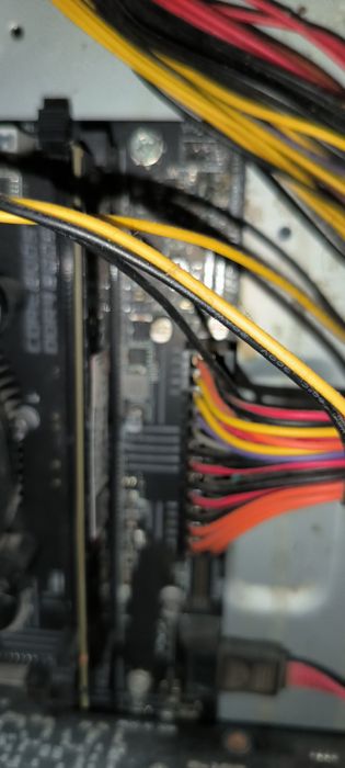 : gtx 1060 3gb , i3-10100F, DDR4ОЗУ 8Gb DDR4, компью