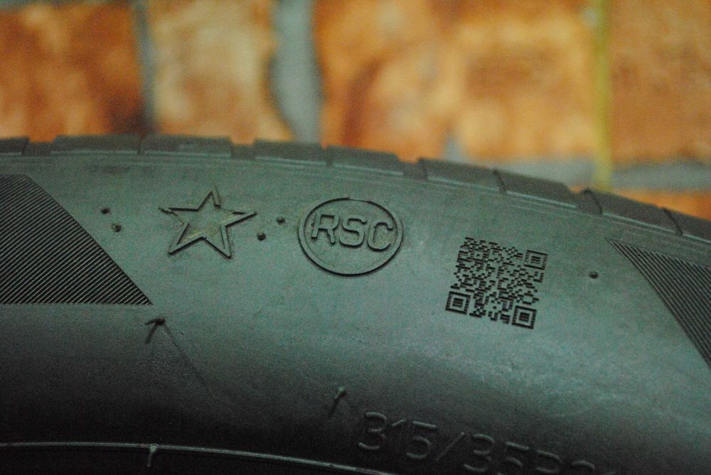 Hankook/Pirelli 315/35-275/40 R21 (AWD)