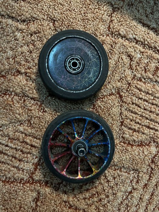 Продам колеса на самокат