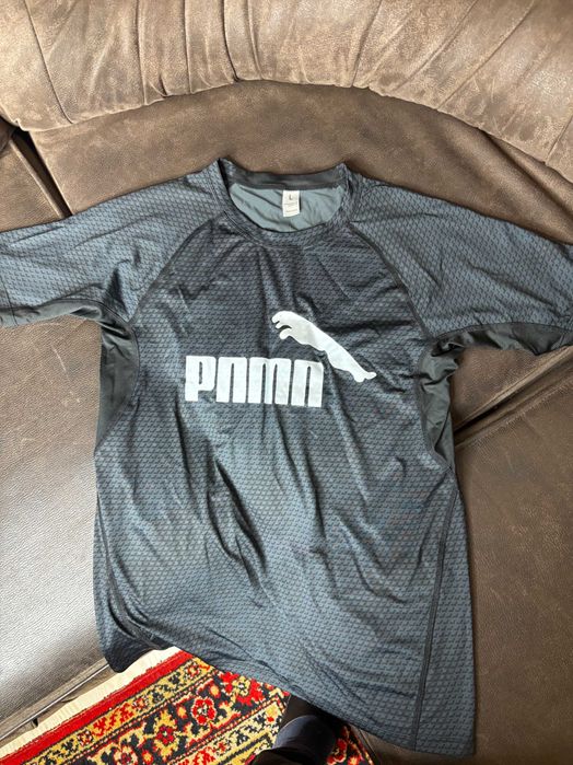 Чорна чоловіча футболка розміру L