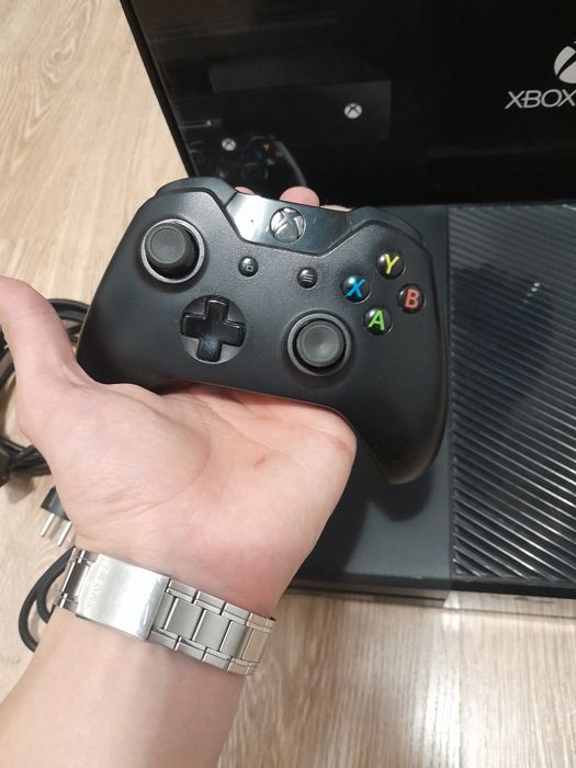 Xbox One 500 ГБ стан хороший