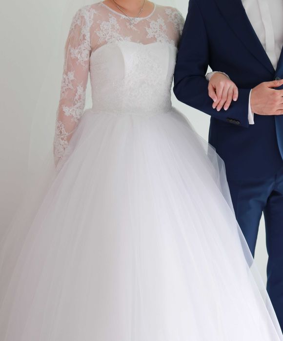 Sukienka  ślubna typ księżniczki