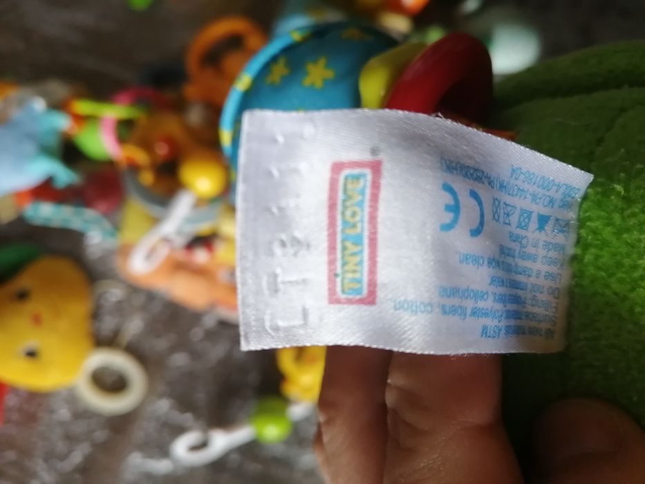 Mix zabawek dla malucha, grzechotki, książeczka, zabawki do wody,