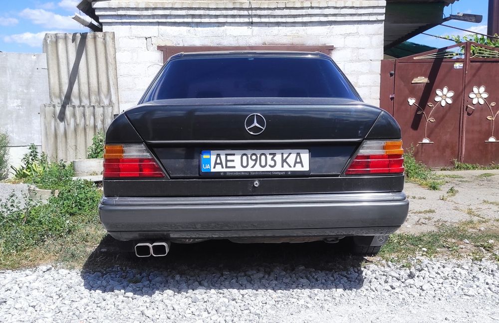 Mercedes 124 E230